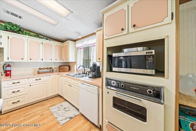 2375 Coconut Palm Drive NE, Palm Bay, FL 32905