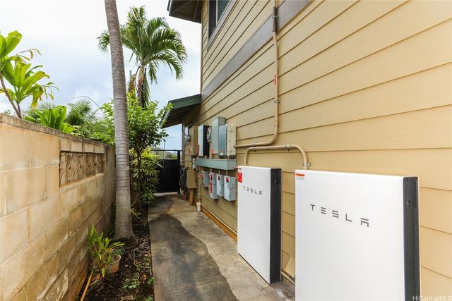 94-1211 Awaiki Street, Waipahu, HI 96797
