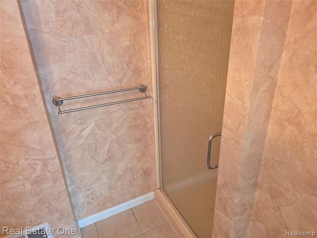 2027 Klingensmith Road 70, Bloomfield Hills, MI 48302
