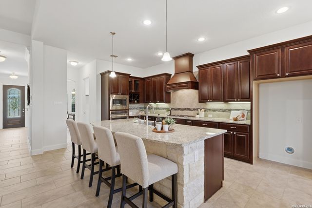 8930 IRVING HL, Boerne, TX 78015