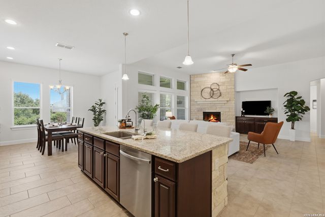 8930 IRVING HL, Boerne, TX 78015