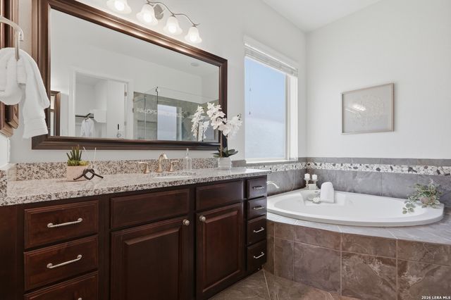 8930 IRVING HL, Boerne, TX 78015