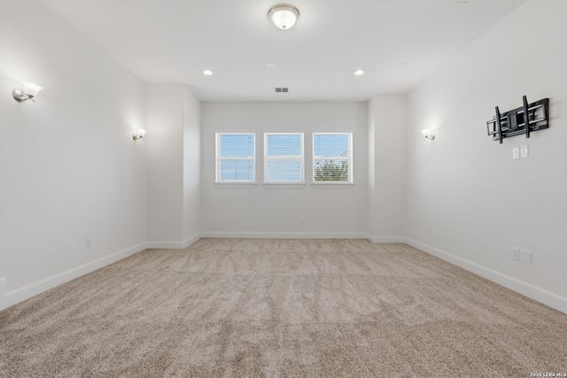 8930 IRVING HL, Boerne, TX 78015