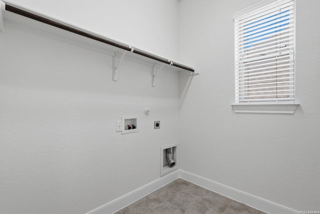 8930 IRVING HL, Boerne, TX 78015