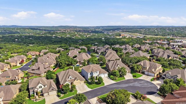8930 IRVING HL, Boerne, TX 78015