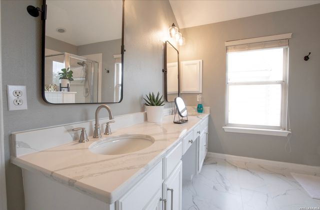 911 Calico Garden, San Antonio, TX 78260