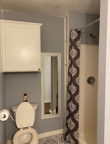 111 E Southland Avenue, Alvin, TX 77511