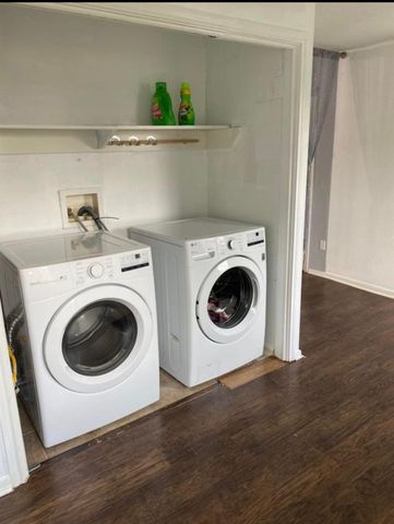 111 E Southland Avenue, Alvin, TX 77511