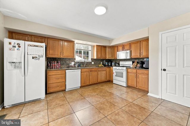 204 PENNFORD PL, Garnet Valley, PA 19060