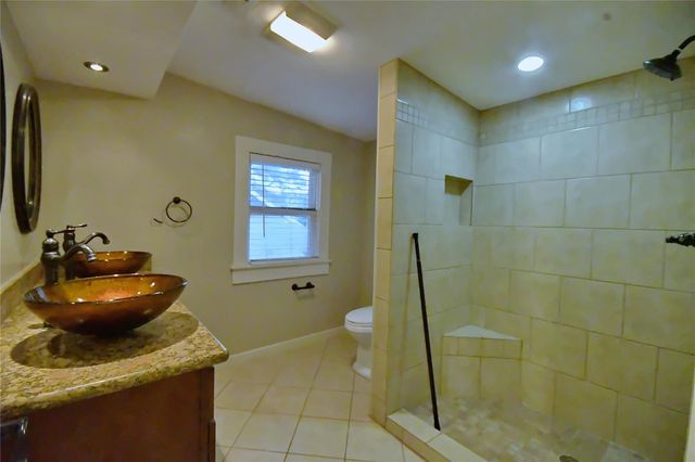 1209 Studewood, Houston, TX 77008