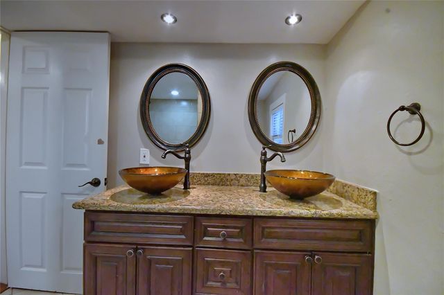 1209 Studewood, Houston, TX 77008