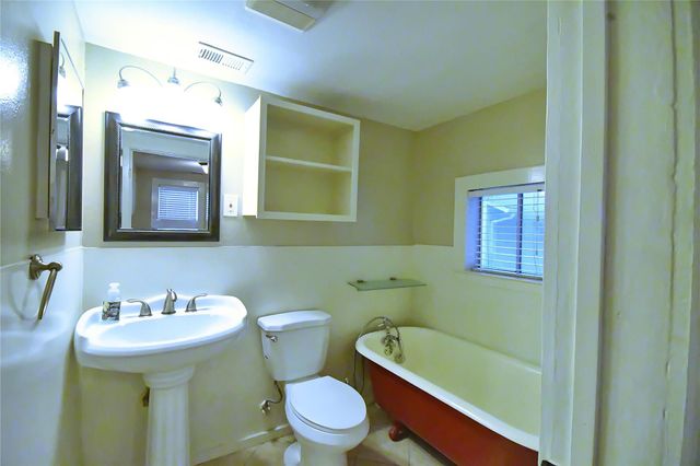 1209 Studewood, Houston, TX 77008