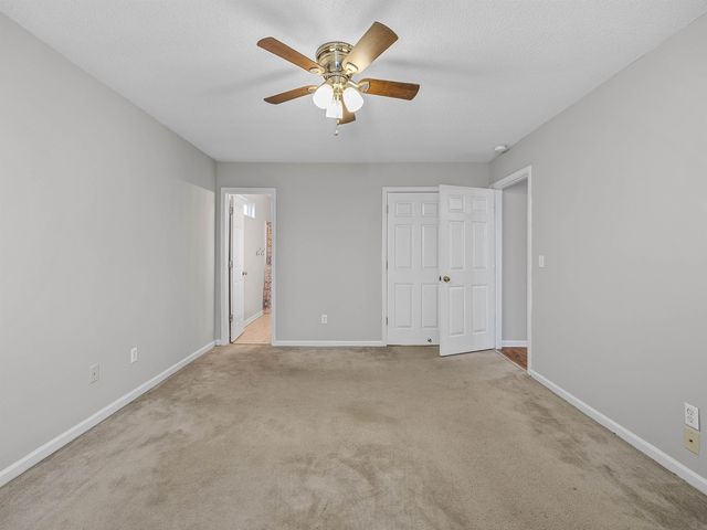 864 W Emerald Springs Drive, Boiling Springs, SC 29316