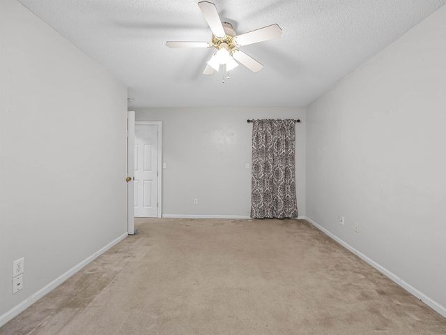 864 W Emerald Springs Drive, Boiling Springs, SC 29316