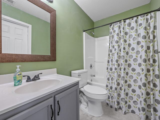 864 W Emerald Springs Drive, Boiling Springs, SC 29316