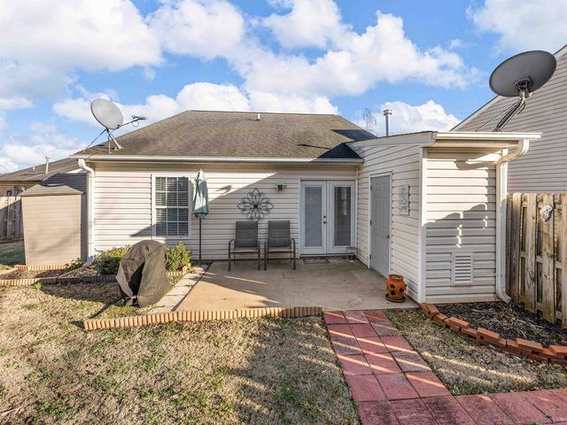 864 W Emerald Springs Drive, Boiling Springs, SC 29316