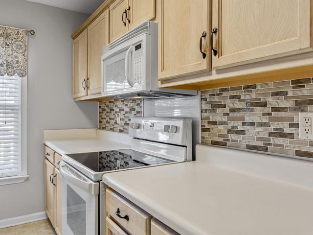 864 W Emerald Springs Drive, Boiling Springs, SC 29316