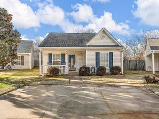 864 W Emerald Springs Drive, Boiling Springs, SC 29316