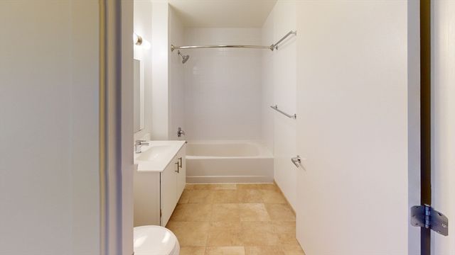 225 Centre 609, Boston, MA 02119