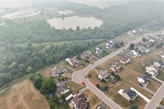 7157 Westminster Circle, Grand Blanc, MI 48439