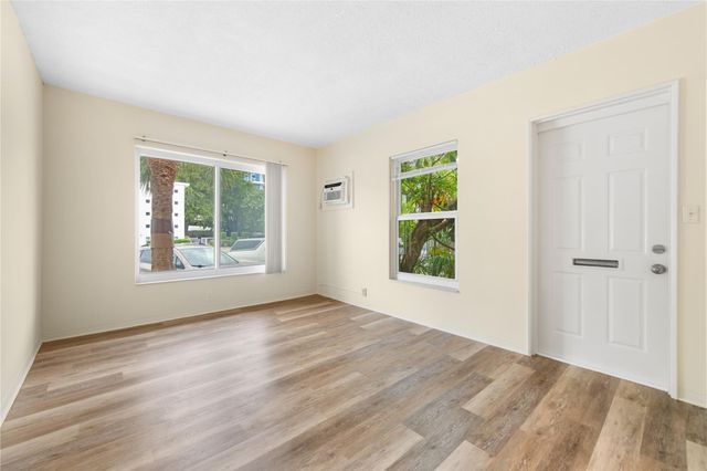 525 Antioch Avenue, Fort Lauderdale, FL 33304