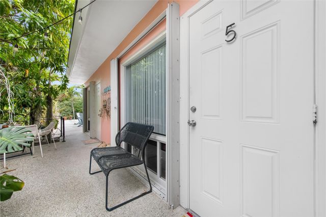 525 Antioch Avenue, Fort Lauderdale, FL 33304