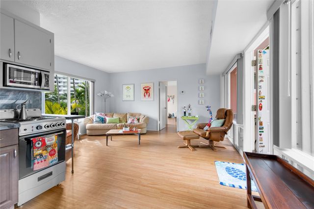 525 Antioch Avenue, Fort Lauderdale, FL 33304