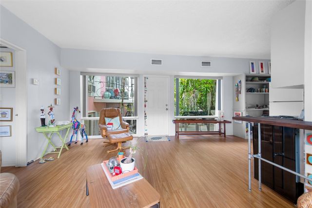 525 Antioch Avenue, Fort Lauderdale, FL 33304