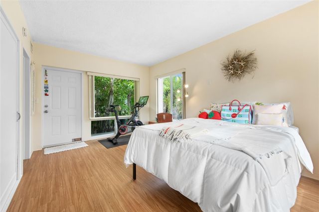 525 Antioch Avenue, Fort Lauderdale, FL 33304