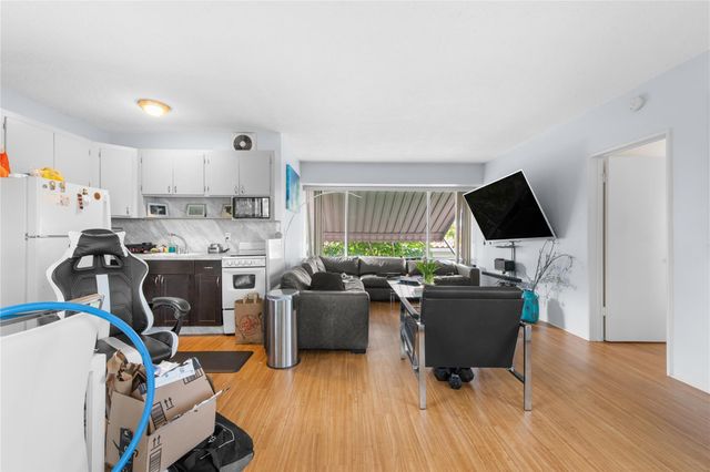 525 Antioch Avenue, Fort Lauderdale, FL 33304