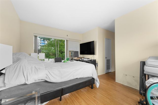 525 Antioch Avenue, Fort Lauderdale, FL 33304