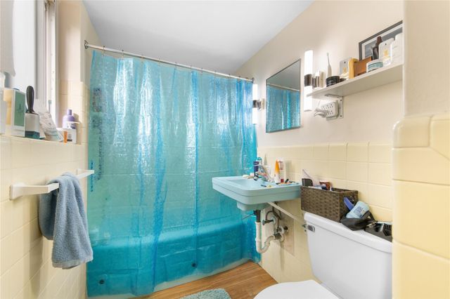 525 Antioch Avenue, Fort Lauderdale, FL 33304