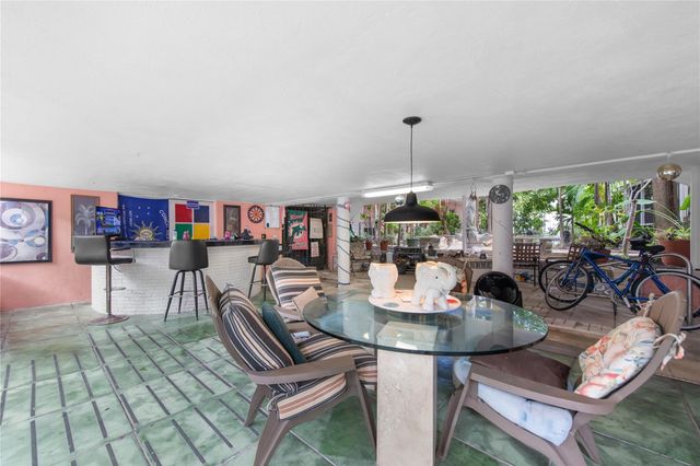 525 Antioch Avenue, Fort Lauderdale, FL 33304