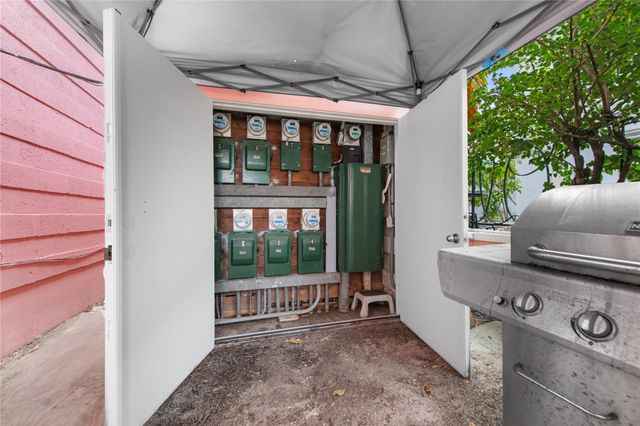 525 Antioch Avenue, Fort Lauderdale, FL 33304