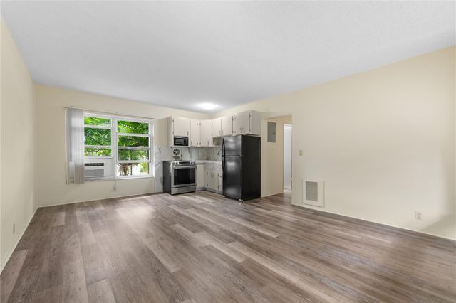 525 Antioch Avenue, Fort Lauderdale, FL 33304