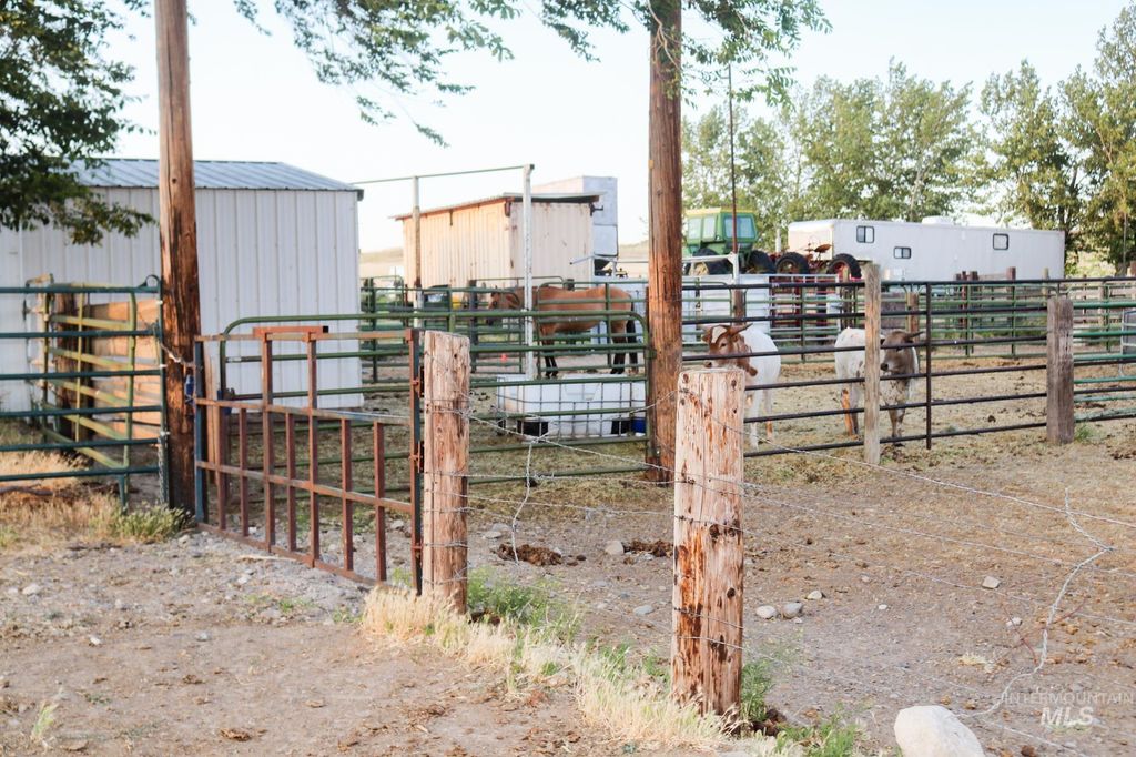 74207 Rhea Lane, Arlington, OR 97812 photo 27