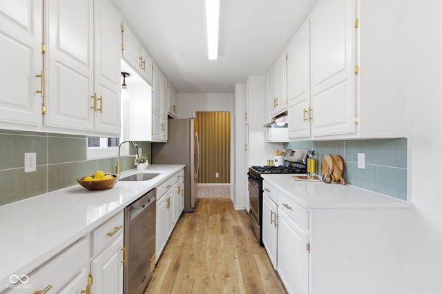 4820 E 70th Street, Indianapolis, IN 46220