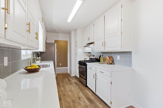 4820 E 70th Street, Indianapolis, IN 46220