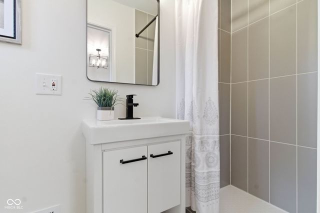 4820 E 70th Street, Indianapolis, IN 46220