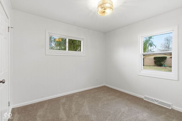 4820 E 70th Street, Indianapolis, IN 46220