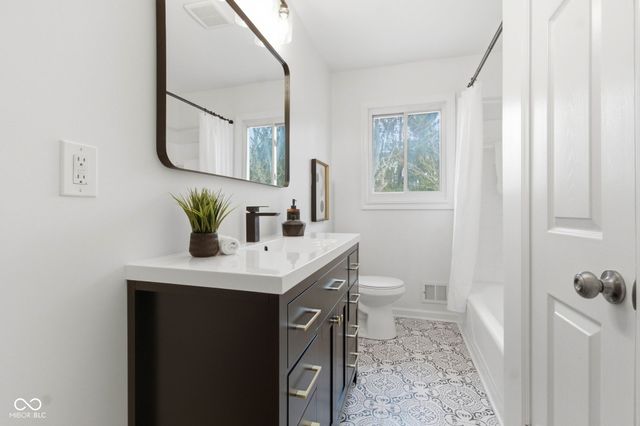 4820 E 70th Street, Indianapolis, IN 46220