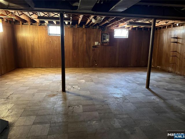 23 Elizabeth Court, North Haledon, NJ 07508