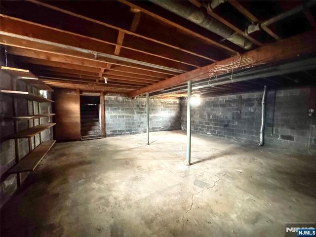 23 Elizabeth Court, North Haledon, NJ 07508