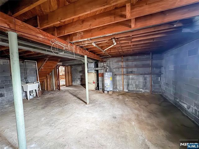 23 Elizabeth Court, North Haledon, NJ 07508