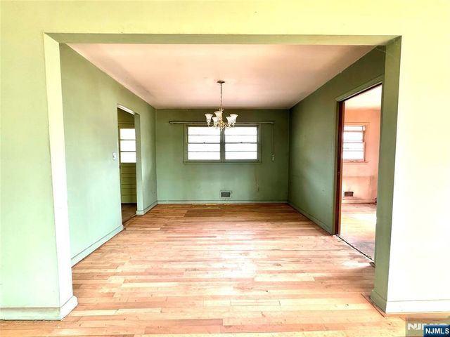 23 Elizabeth Court, North Haledon, NJ 07508