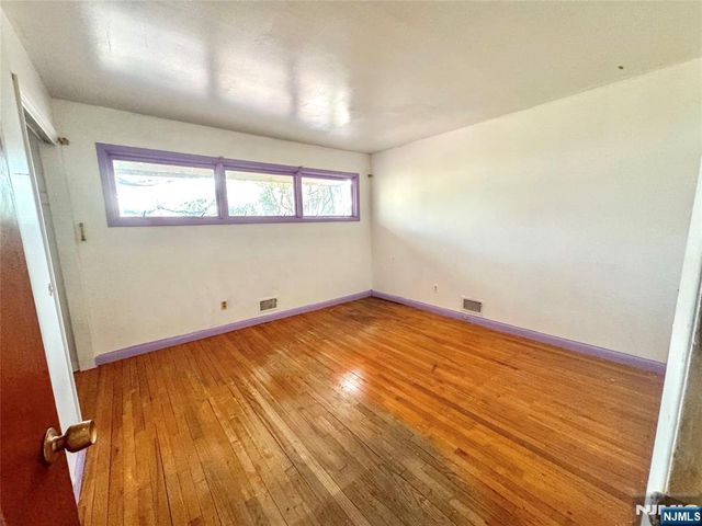 23 Elizabeth Court, North Haledon, NJ 07508