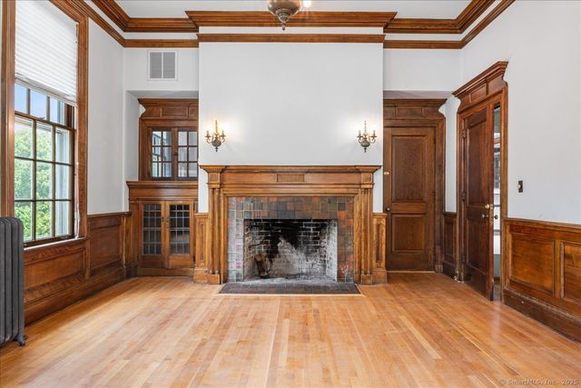 31 North Main Street, Essex, CT 06426