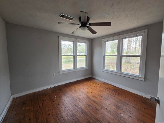 1562 E Hwy 16, Clinton, AR 72031