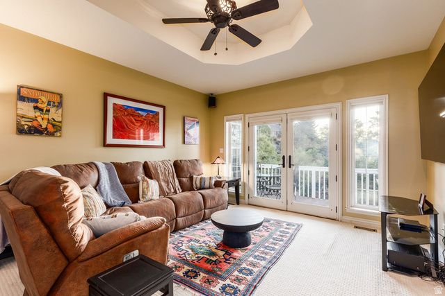 13 LA MONTAGNE LN, Sandy, UT 84092