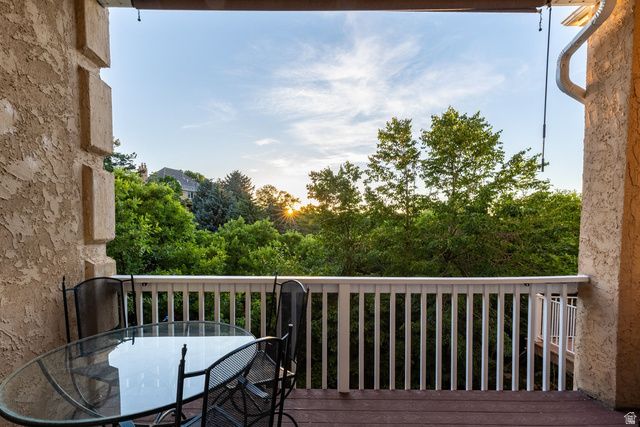 13 LA MONTAGNE LN, Sandy, UT 84092